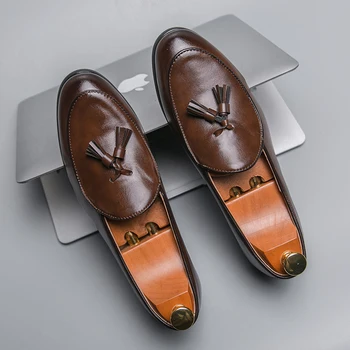 Jaunā vīriešu Mokasīni norādīja pušķis microfiber ādas vīriešu formālu kurpes gadījuma elpojošs liela izmēra 38-46
